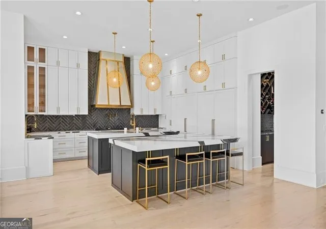 Photo 3 of Mansion for sale at 16163 Belford Dr, Alpharetta, GA 30004 | MLS# 10851841 | Listing updated on 2026-09-23