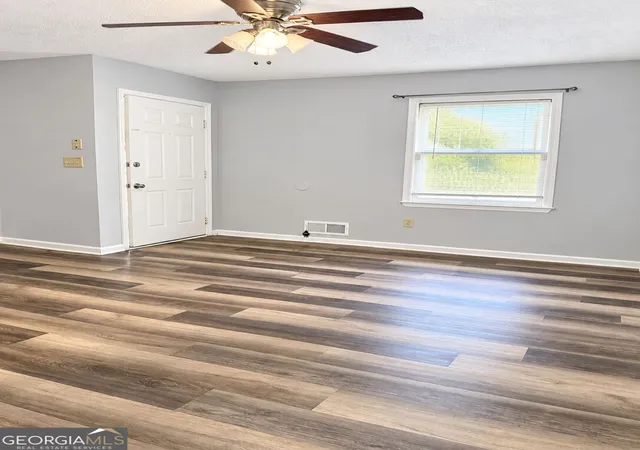 Listing Photo 3 - Condo for sale in building located at 51 Ezzard St, Lawrenceville, GA 30046