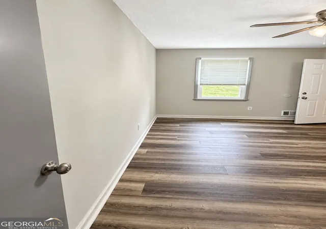 Listing Photo 4 - Condo for sale in building located at 51 Ezzard St, Lawrenceville, GA 30046