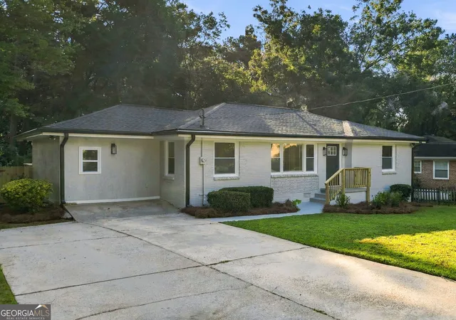 Photo 3 of Single family home for sale at 2162 Holly Hl Dr, Decatur, GA 30032 | MLS# 10849427 | Listing updated on 2026-10-02
