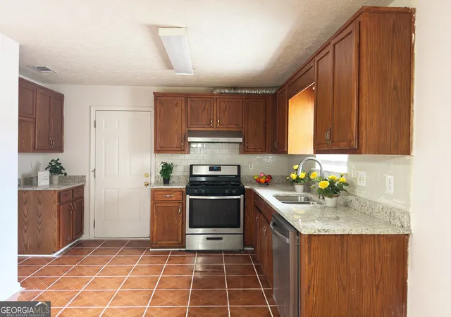Photo 4 of Single family home for sale at 358 Summit Ln, Riverdale, GA 30274 | MLS# 10851890 | Listing updated on 2026-10-07