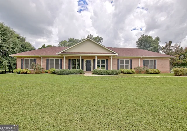 Photo 4 of House for sale at 233 Fling Rd, Lagrange, GA 30240 | MLS# 10839469 | Listing updated on 2026-09-17