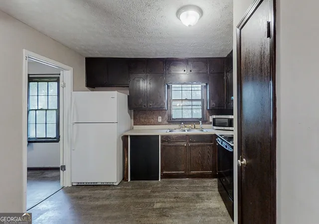 Photo 2 of Single family home for sale at 2284 Emerald Springs Dr, Decatur, GA 30035 | MLS# 10840724 | Listing updated on 2026-09-18