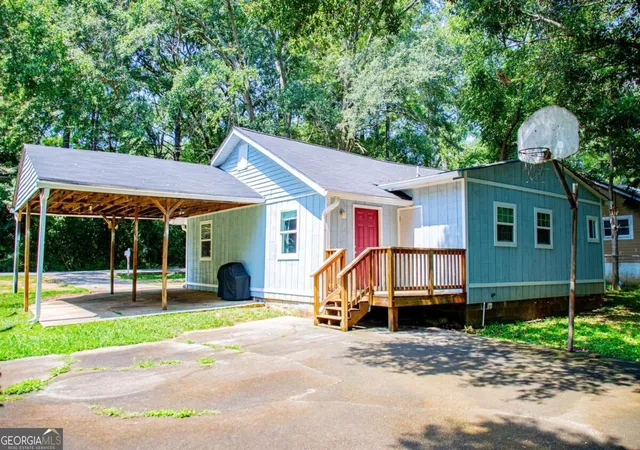 Photo 3 of Single family home for sale at 110 N Garrett St, Carrollton, GA 30117 | MLS# 10844459 | Listing updated on 2026-09-20