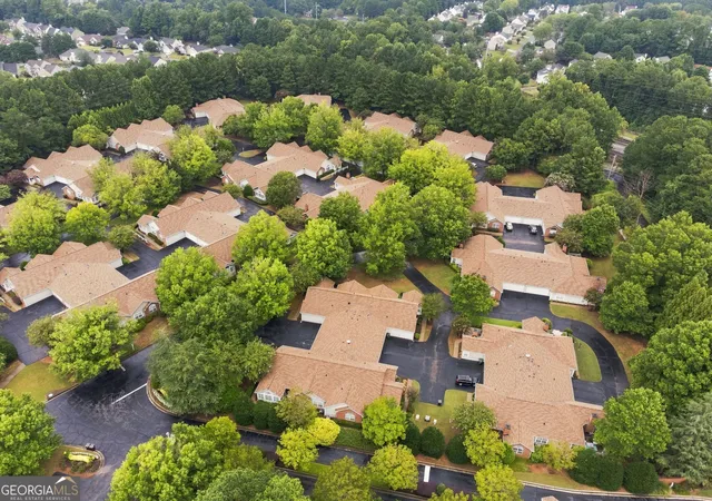 Listing Photo 2 - Condo for sale in building located at 4008 Vineyards Ln NW, Kennesaw, GA 30144 - Unit #27