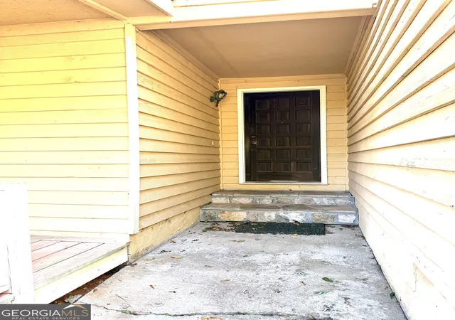 Photo 3 of Sale Pending at 4955 Wycliffe Dr, Stone Mountain, GA 30087 | MLS# 10874942 | Listing updated on 2026-10-28