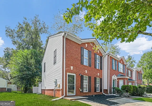 Photo 2 of Townhouse for sale at 2805 Norfair Loop, Lithonia, GA 30038 | MLS# 10847487 | Listing updated on 2026-09-23