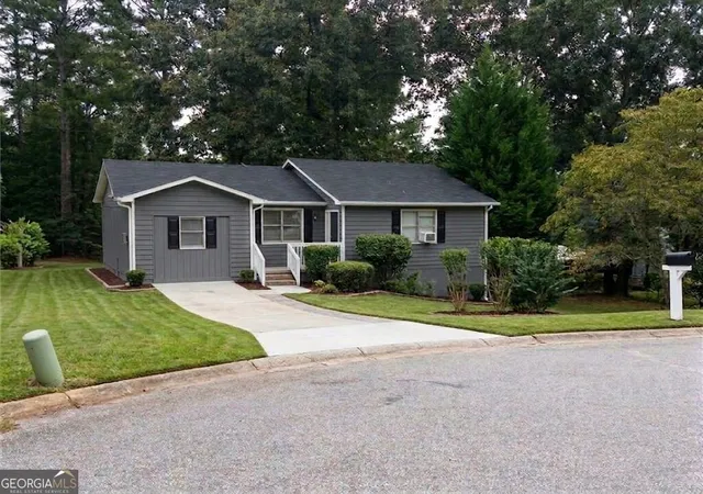 Photo 2 of Single family home for sale at 4720 Raleigh Ct Se, Conyers, GA 30094 | MLS# 10839462 | Listing updated on 2026-09-17