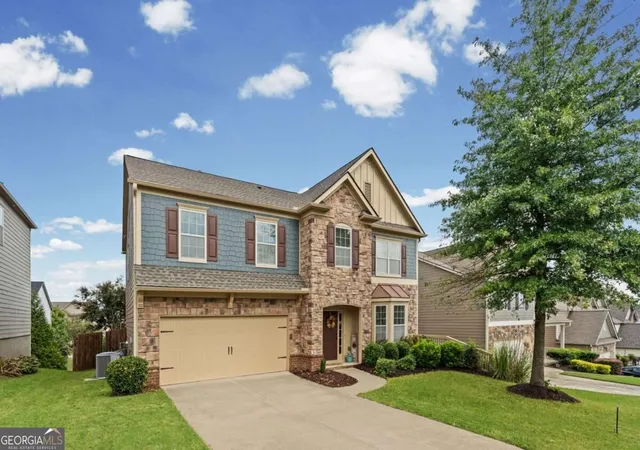 Photo 3 of Single family home for sale at 4945 Pont Du Gard Dr, Cumming, GA 30040 | MLS# 10852088 | Listing updated on 2026-10-08
