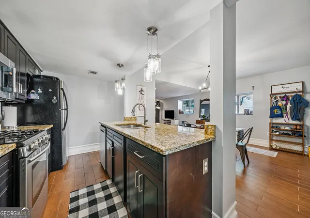 Photo 3 of Condo for sale at 3048 Briarcliff Rd Ne #9, Atlanta, GA 30329 | MLS# 10773233 | Listing updated on 2026-09-23