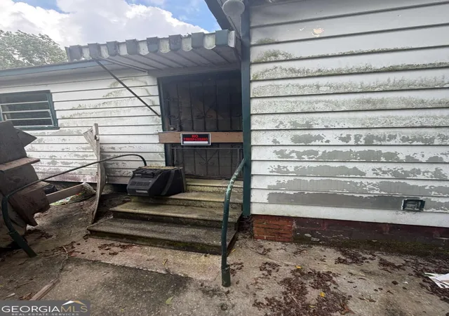 Photo 3 of Single family home for sale at 6 Richard Allen Dr, Newnan, GA 30263 | MLS# 10838286 | Listing updated on 2026-09-10