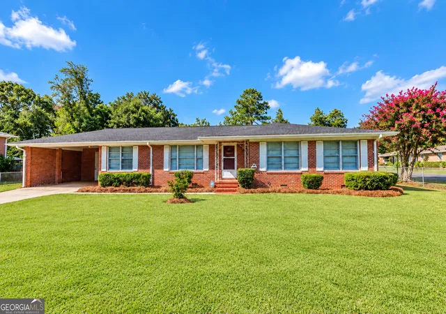 Photo 1 of Single family home for sale at 200 Heather St, Warner Robins, GA 31093 | MLS# 10839203 | Listing updated on 2026-09-24