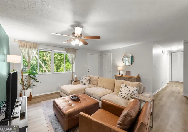 Photo 4 of Single family home for sale at 3705 Somerset Dr SW, Marietta, GA 30064 | MLS# 10840870 | Listing updated on 2026-09-19