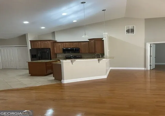 Listing Photo 5 - Condo for sale in building located at 1604 Commonwealth Cir, Newnan, GA 30263