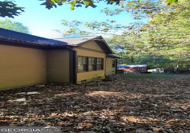 Photo 2 of Single family home for sale at 558 Pearwood Rd, Royston, GA 30662 | MLS# 10874199 | Listing updated on 2026-10-30