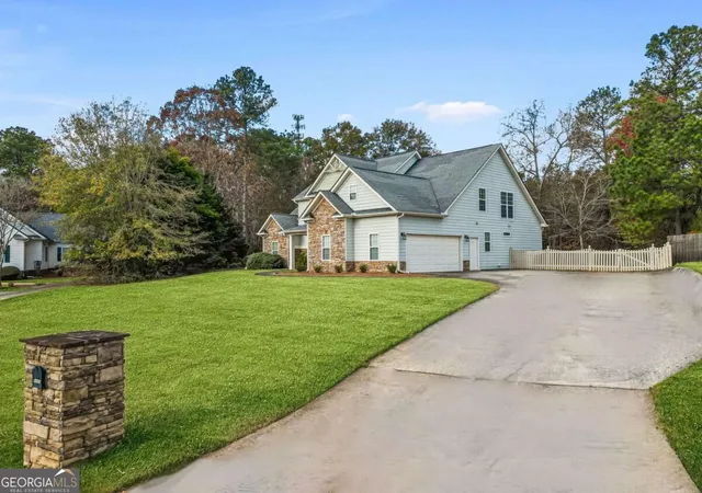 Photo 3 of Single family home for sale at 6460 Bellevue Dr Sw, Conyers, GA 30094 | MLS# 10845373 | Listing updated on 2026-09-28