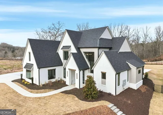 Photo 3 of Single family home for sale at 644 E Lake Dr, Gainesville, GA 30506 | MLS# 10661157 | Listing updated on 2026-09-15