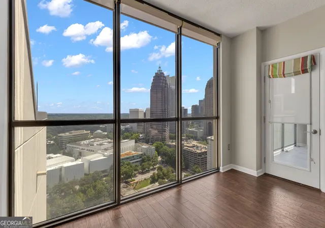 Listing Photo 2 - Condo for sale in building located at 1280 W Peachtree St Nw, Atlanta, GA 30309 - Unit #3810