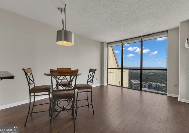 Listing Photo 4 - Condo for sale in building located at 1280 W Peachtree St Nw, Atlanta, GA 30309 - Unit #3810