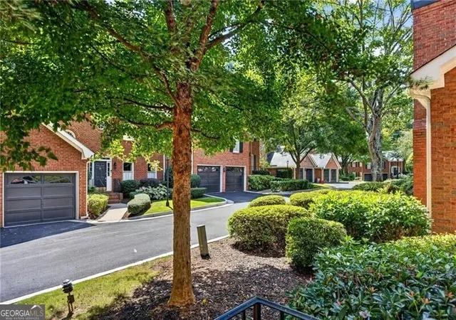 Photo 2 of Sale Pending at 36 Pointe Ter Se, Atlanta, GA 30339 | MLS# 10850420 | Listing updated on 2026-09-30