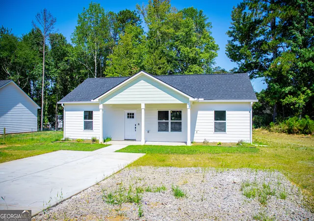 Photo 4 of Single family home for sale at 185 Kennedy Ests Rd, Carrollton, GA 30116 | MLS# 10850039 | Listing updated on 2026-10-05