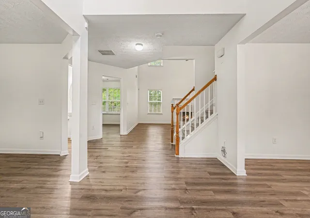 Photo 3 of Single family home for sale at 4043 Roxberry Hill Ln, Buford, GA 30518 | MLS# 10827780 | Listing updated on 2026-09-24