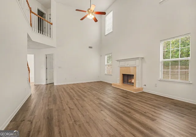 Photo 3 of Single family home for sale at 4043 Roxberry Hill Ln, Buford, GA 30518 | MLS# 10827780 | Listing updated on 2026-09-24