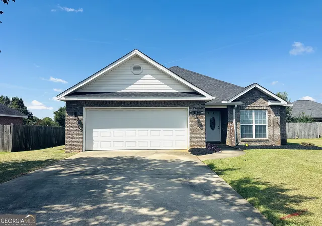 Photo 1 of Sale Pending at 105 Ritz Ln, Perry, GA 31069 | MLS# 10847668 | Listing updated on 2026-09-29