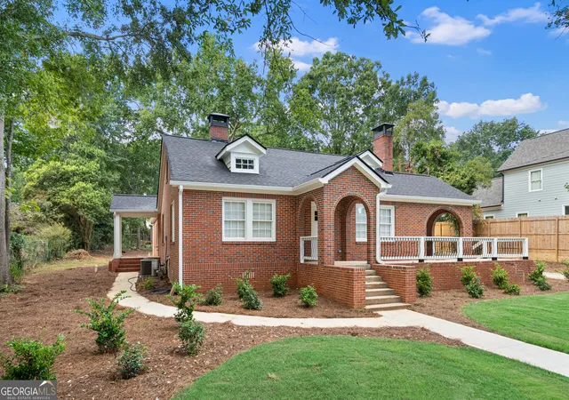 Photo 3 of Single family home for sale at 227 E Marable St, Monroe, GA 30655 | MLS# 10844600 | Listing updated on 2026-09-25