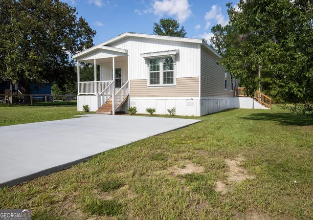 Photo 1 of Single family home for sale at 660 N Macon St, Ludowici, GA 31316 | MLS# 10850502 | Listing updated on 2026-10-06