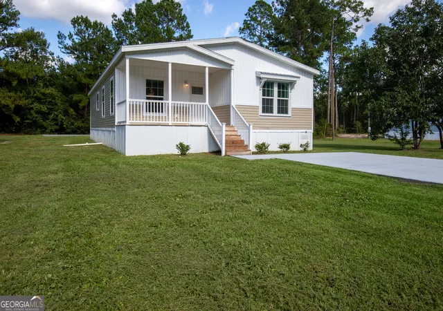 Photo 2 of Single family home for sale at 660 N Macon St, Ludowici, GA 31316 | MLS# 10850502 | Listing updated on 2026-10-06