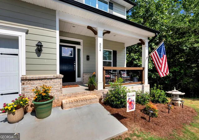 Photo 2 of Single family home for sale at 554 Wauka, Demorest, GA 30535 | MLS# 10837422 | Listing updated on 2026-09-23