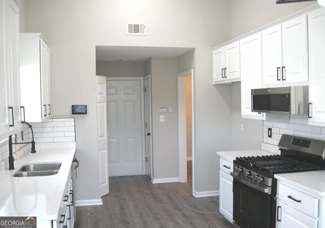 Photo 4 of Single family home for sale at 4917 River Overlook Wy, Lithonia, GA 30038 | MLS# 10831005 | Listing updated on 2026-09-18