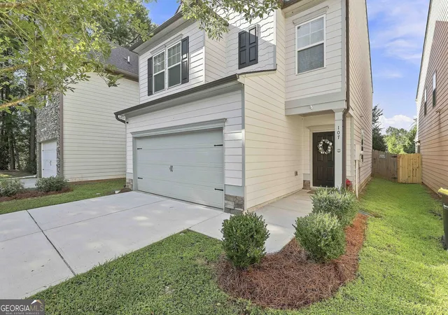 Photo 3 of Single family home for sale at 107 Covington Ter, Newnan, GA 30263 | MLS# 10840917 | Listing updated on 2026-09-17