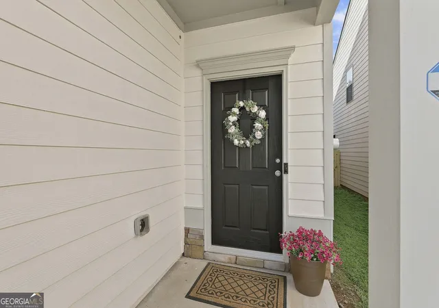 Photo 3 of Single family home for sale at 107 Covington Ter, Newnan, GA 30263 | MLS# 10840917 | Listing updated on 2026-09-17