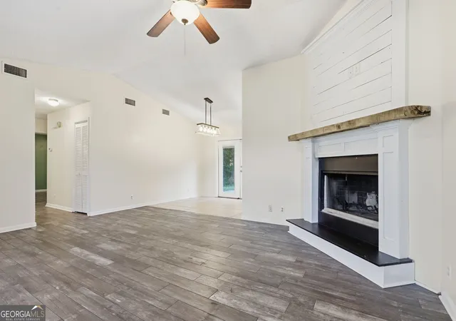 Photo 2 of Single family home for sale at 803 Regal Rd, Saint Marys, GA 31558 | MLS# 10876277 | Listing updated on 2026-10-28