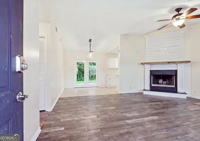Photo 3 of Single family home for sale at 803 Regal Rd, Saint Marys, GA 31558 | MLS# 10876277 | Listing updated on 2026-10-28