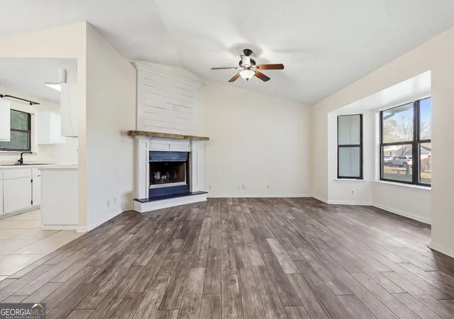 Photo 4 of Single family home for sale at 803 Regal Rd, Saint Marys, GA 31558 | MLS# 10876277 | Listing updated on 2026-10-28