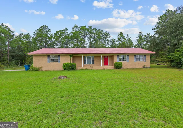 Photo 1 of Sale Pending at 1641 Spring Grv Rd, Jesup, GA 31545 | MLS# 10853352 | Listing updated on 2026-10-09