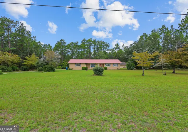 Photo 2 of Sale Pending at 1641 Spring Grv Rd, Jesup, GA 31545 | MLS# 10853352 | Listing updated on 2026-10-09
