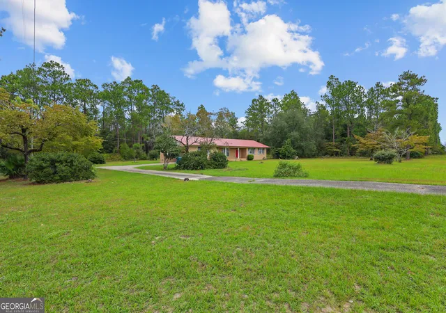 Photo 3 of Sale Pending at 1641 Spring Grv Rd, Jesup, GA 31545 | MLS# 10853352 | Listing updated on 2026-10-09