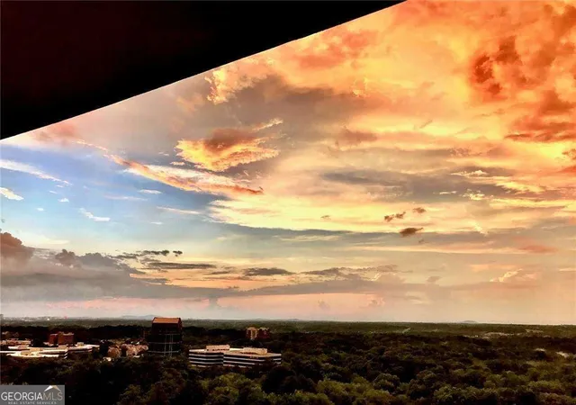 Photo 4 of Condo for sale at 3338 Peachtree Rd NE #2303, Atlanta, GA 30326 | MLS# 10853485 | Listing updated on 2026-10-09