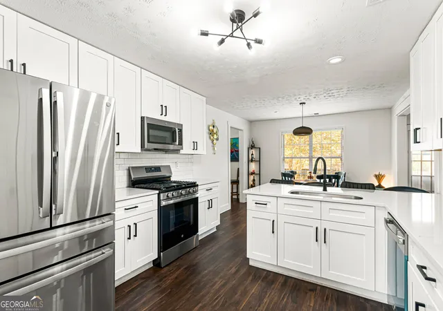Photo 3 of Single family home for sale at 2586 Abbotts Glen Dr NW, Acworth, GA 30101 | MLS# 10851309 | Listing updated on 2026-10-07