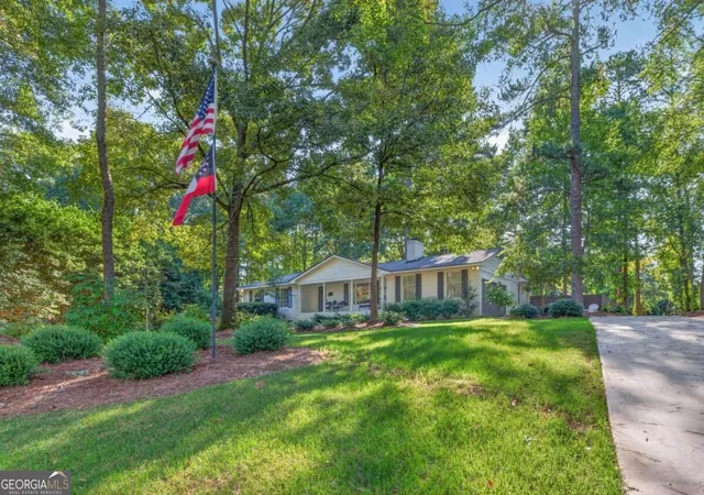 Photo 2 of Single family home for sale at 190 Gatewood Pl, Athens, GA 30607 | MLS# 10843449 | Listing updated on 2026-09-11