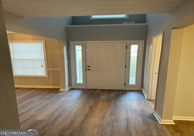 Photo 4 of Single family home for sale at 3033 Winding Grv Dr, Lithonia, GA 30038 | MLS# 10845143 | Listing updated on 2026-09-23