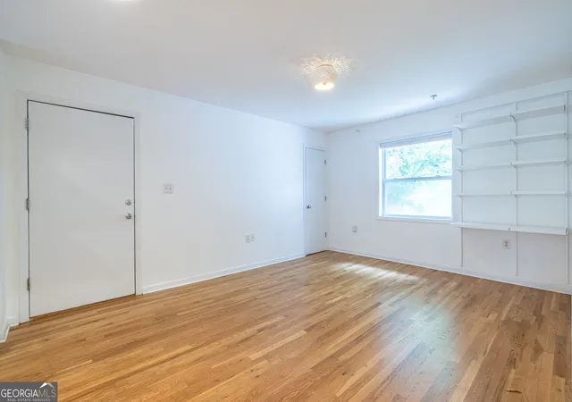 Listing Photo 5 - Condo for sale in building located at 575 Flt Shls Ave Se, Atlanta, GA 30316 - Unit #8