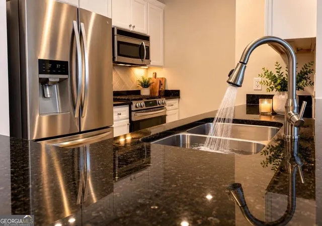 Photo 3 of Multi family home for sale at 3040 Peachtree Rd Nw #1513, Atlanta, GA 30305 | MLS# 10852927 | Listing updated on 2026-10-08