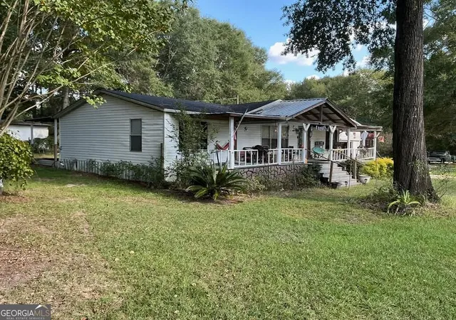 Photo 3 of Manufactured home for sale at 27 Cord, Eufaula, AL 36027 | MLS# 10850778 | Listing updated on 2026-10-06