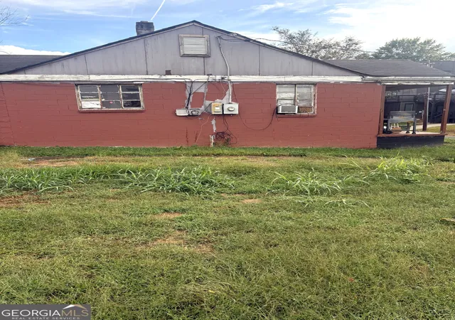 Photo 4 of Single family home for sale at 922 Garibaldi St SW, Atlanta, GA 30310 | MLS# 10872042 | Listing updated on 2026-10-27