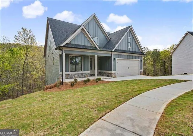 Photo 3 of Single family home for sale at 16 Altar Rock Ct, Cartersville, GA 30121 | MLS# 10841671 | Listing updated on 2026-10-08